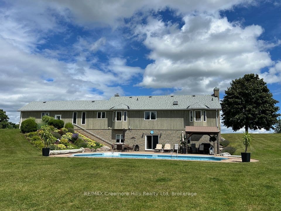 2332 Centre Line, Clearview, ON L0M 1G0 – main photo