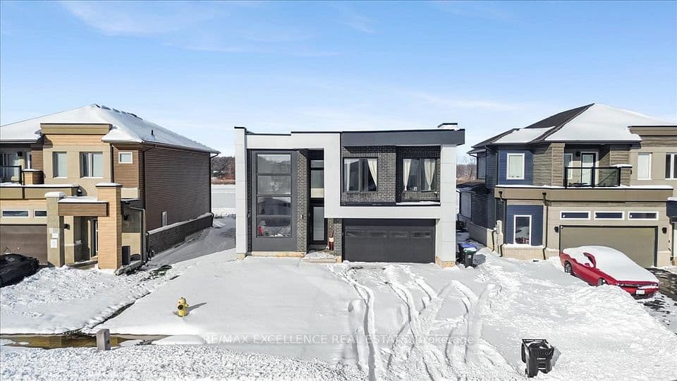 3717 Quayside Drive, Severn, ON L3V 8M9 – main photo