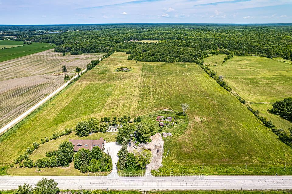 2059 Upper Big Chute Road, Severn, ON L0K 1E0 – main photo