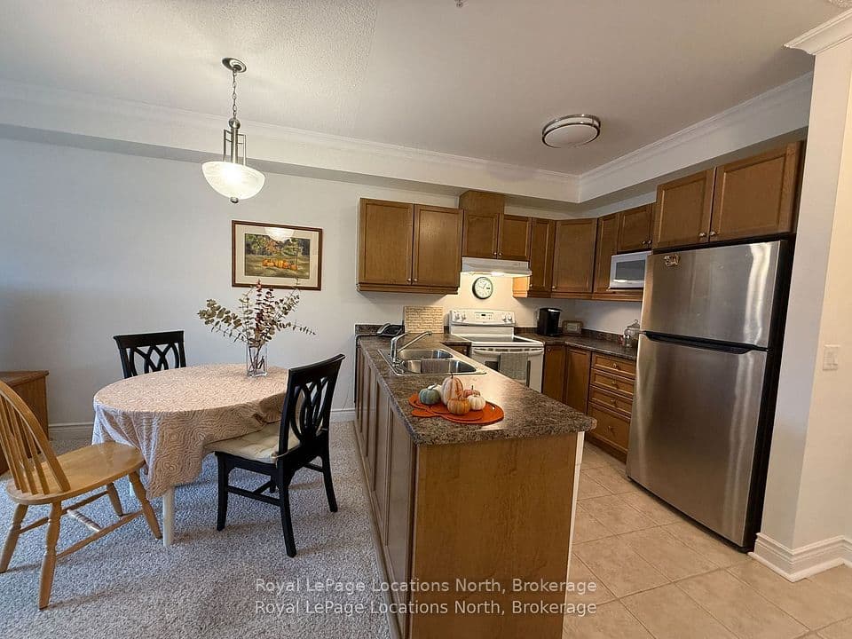 91 RAGLAN Street 303, Collingwood, ON L9Y 4V3 – photo 2