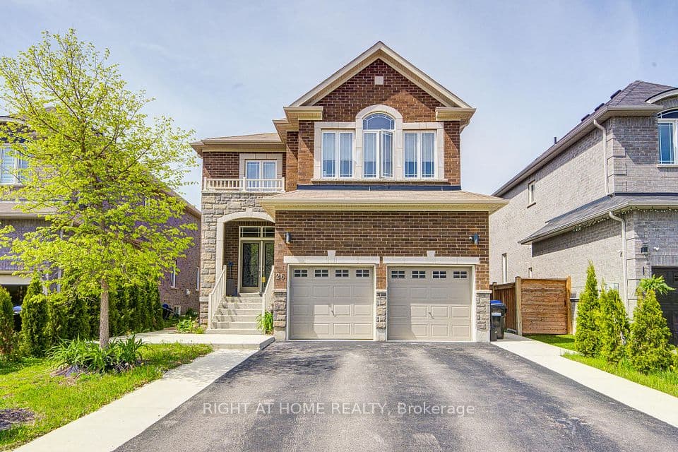 26 Pearl Street, Wasaga Beach, ON L9Z 1J6 – main photo