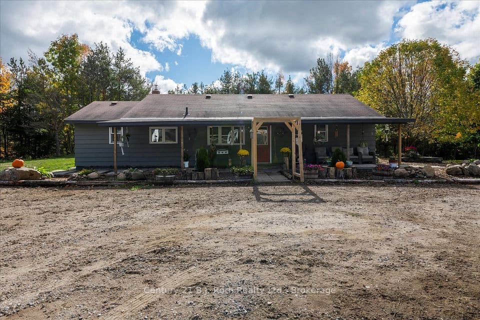 2286 Flos 10 Road, Springwater, ON L0L 1P0 – photo 3