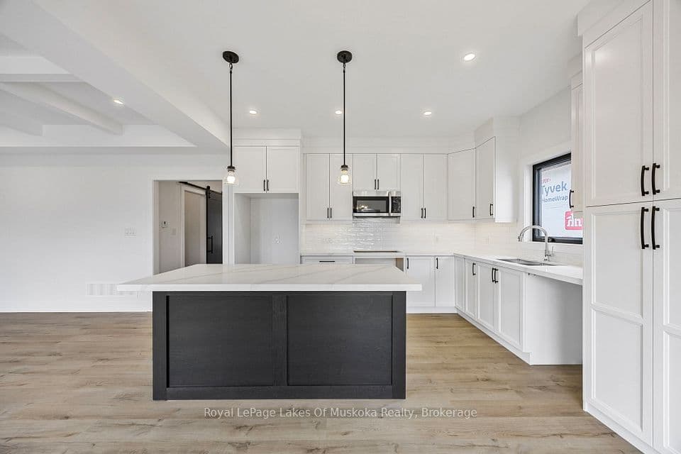 114 Brandon Avenue, Severn, ON L0K 1E0 – photo 2