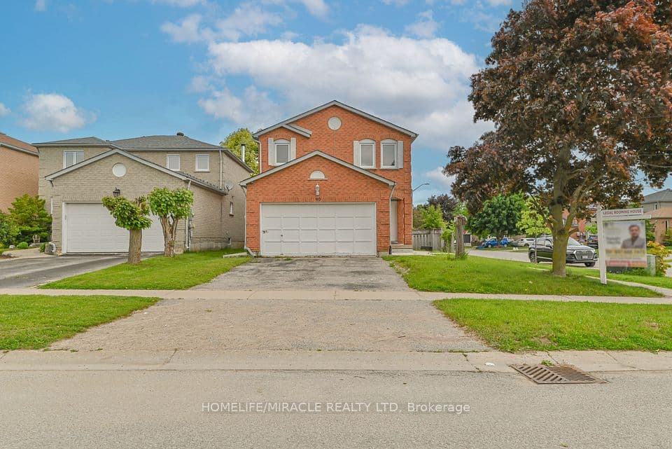 40 Blair Crescent, Barrie, ON L4M 5Y6 – main photo
