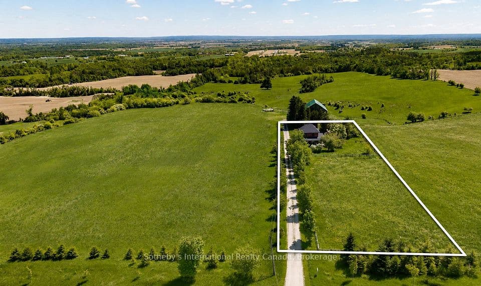 1943 Fairgrounds Road S, Clearview, ON L0M 1G0 – main photo