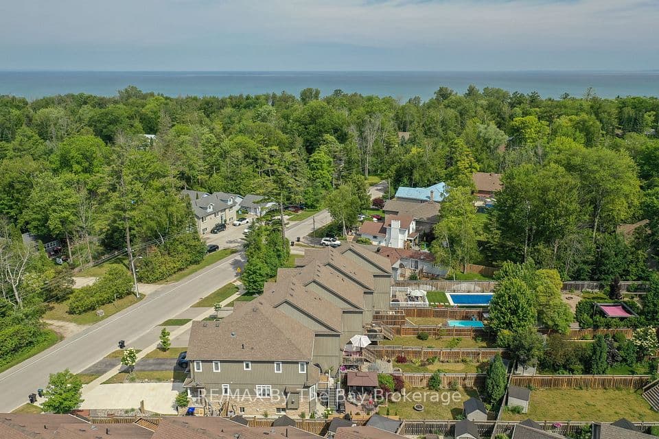 121 45th Street N, Wasaga Beach, ON L9Z 1Z4 – photo 3