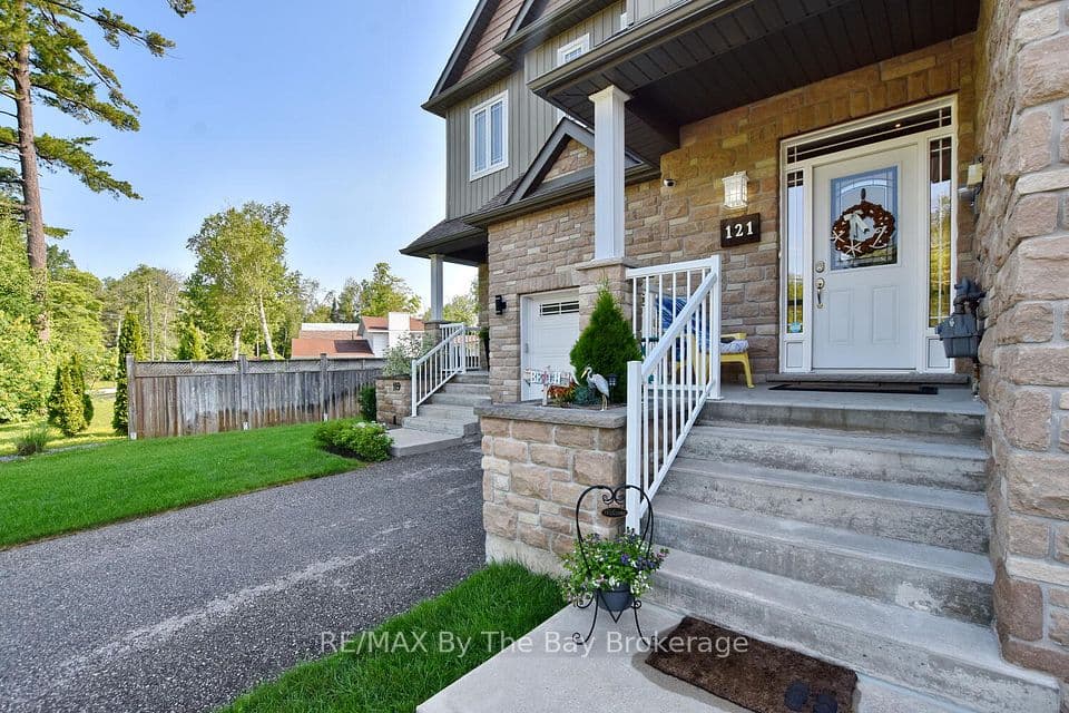 121 45th Street N, Wasaga Beach, ON L9Z 1Z4 – photo 2