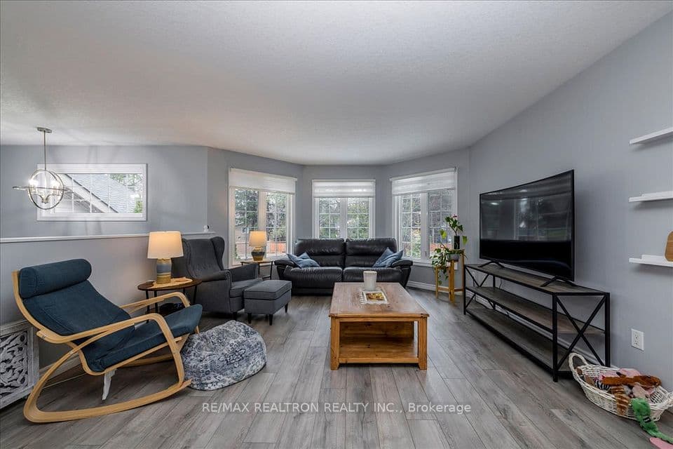 310 Golf Course Road, Wasaga Beach, ON L9Z 1S5 – photo 3