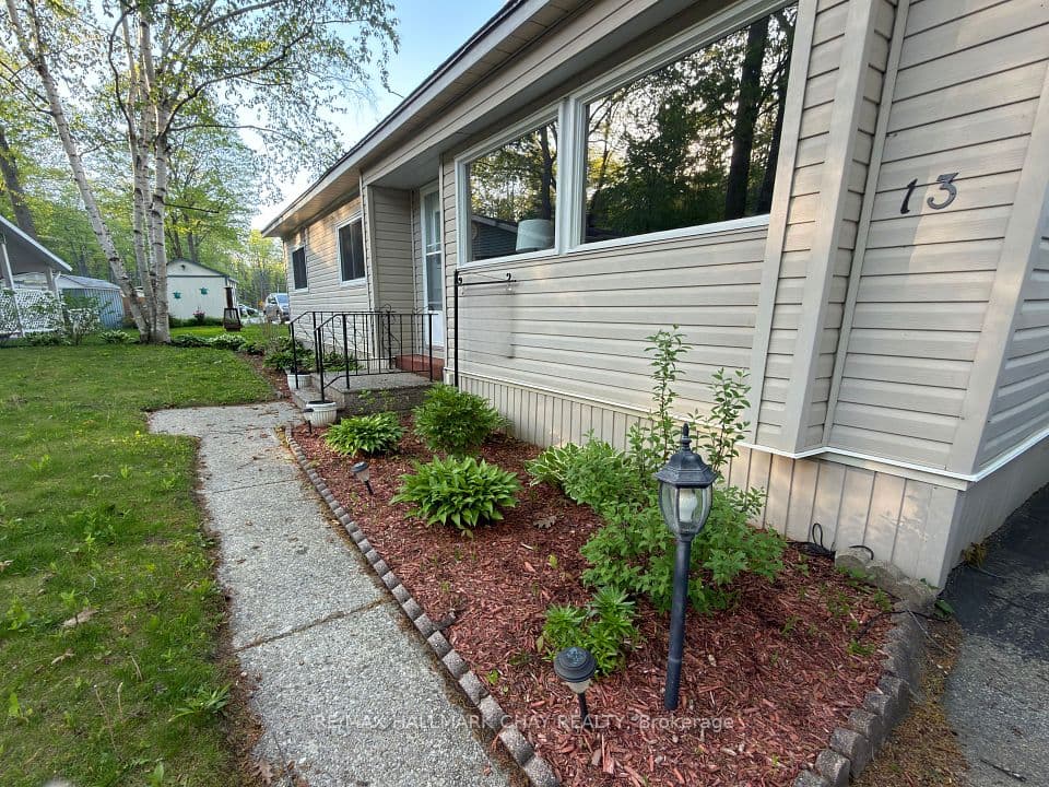13 Carruthers Street N, Wasaga Beach, ON L9Z 1K2 – photo 3