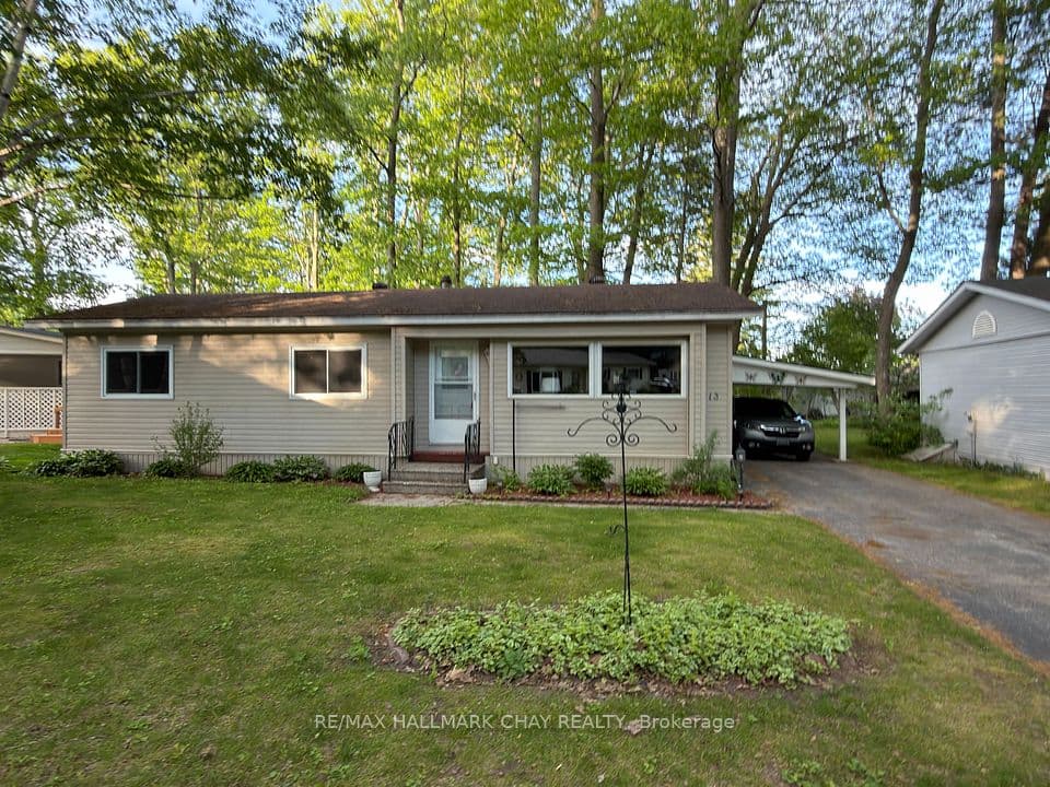 13 Carruthers Street N, Wasaga Beach, ON L9Z 1K2 – photo 2