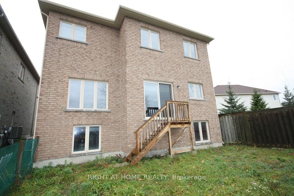 66 White Crescent, Barrie, ON L4N 5Z9 – photo 2