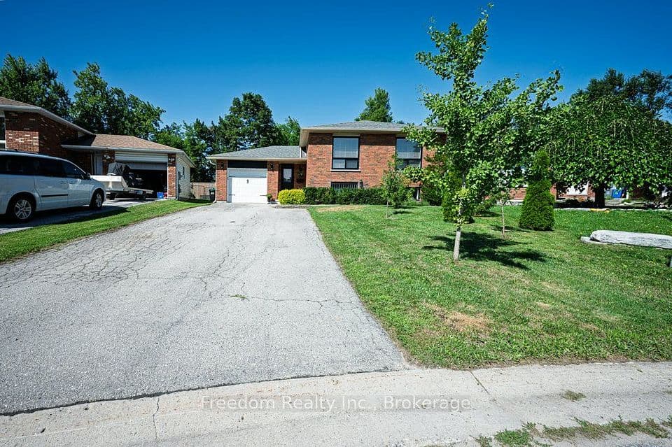42 Patricia Avenue, Barrie, ON L4M 5S6 – main photo