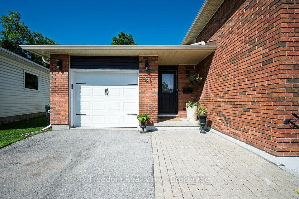 42 Patricia Avenue, Barrie, ON L4M 5S6 – photo 3