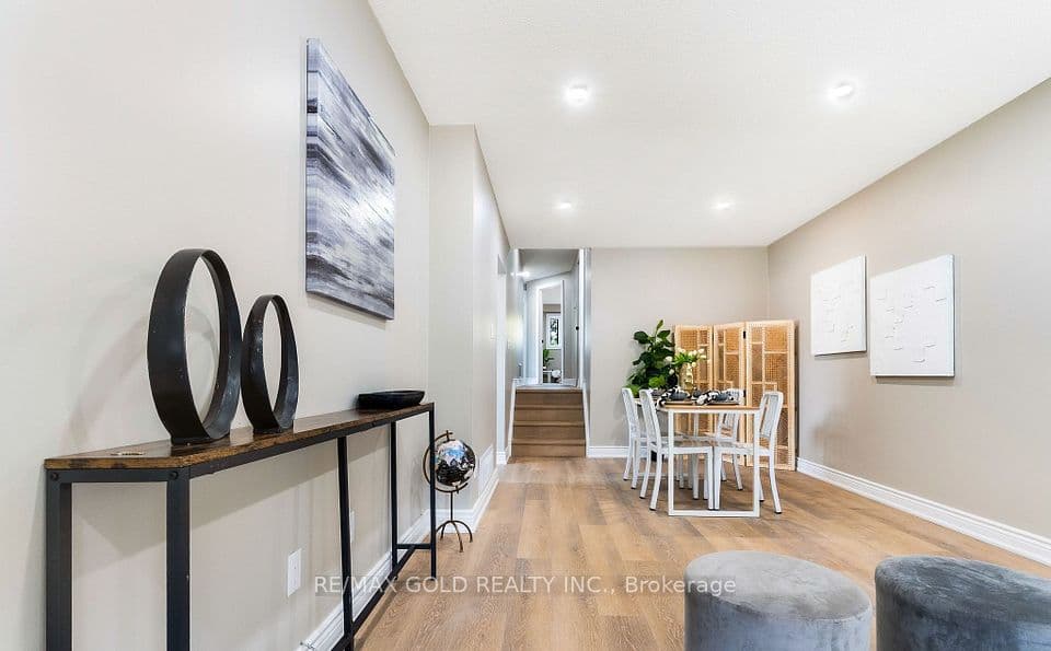 27 Sylvia Street, Barrie, ON L4M 5J2 – main photo