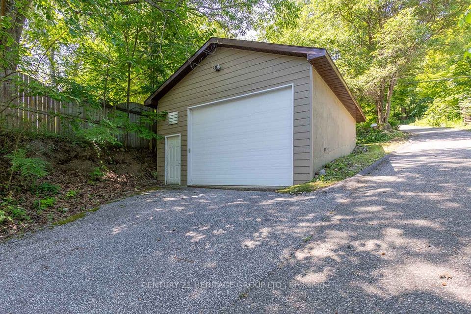 405 Champlain Road, Penetanguishene, ON L9M 1S3 – photo 3