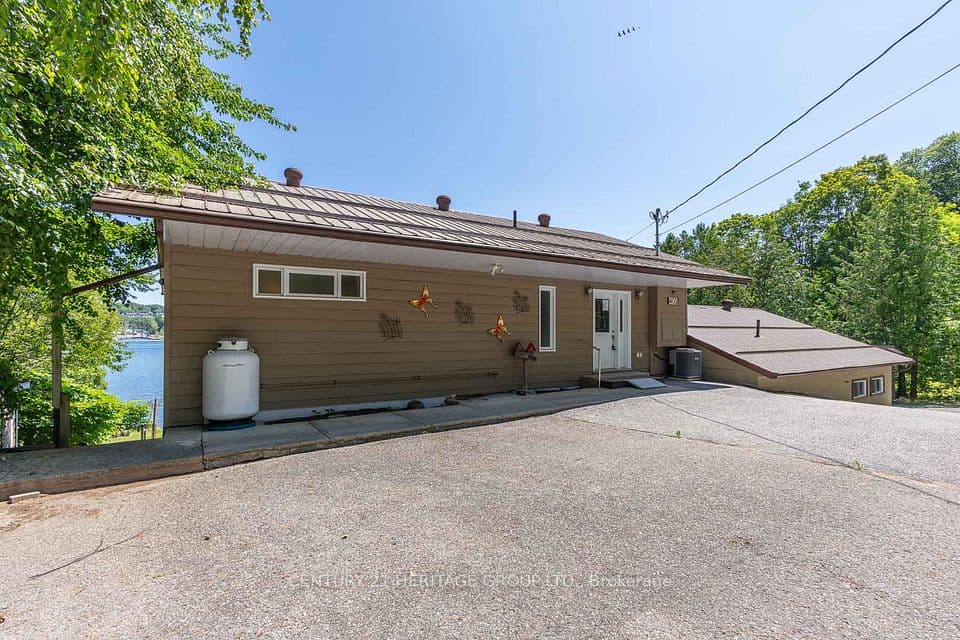 405 Champlain Road, Penetanguishene, ON L9M 1S3 – photo 2