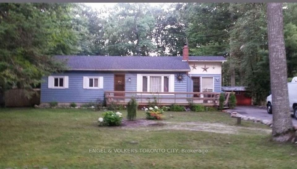 16 Fredrick Avenue, Tiny, ON L0L 1P0 – main photo