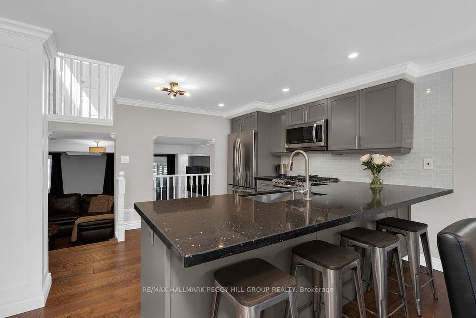 105 Columbia Road, Barrie, ON L4N 8E5 – photo 2