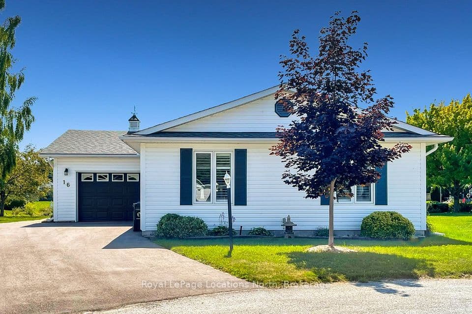 16 Atlantic Avenue, Wasaga Beach, ON L9Z 3A8 – main photo