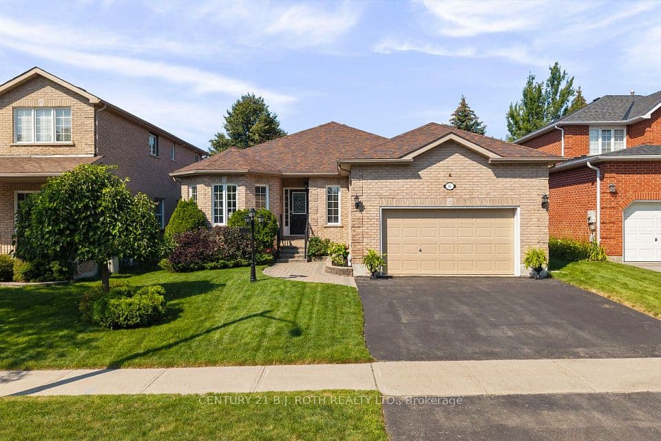 14 Prince George Crescent, Barrie, ON L4N 0K8 – main photo
