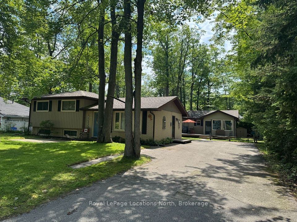 74 27th Street N, Wasaga Beach, ON L9Z 2E5 – main photo
