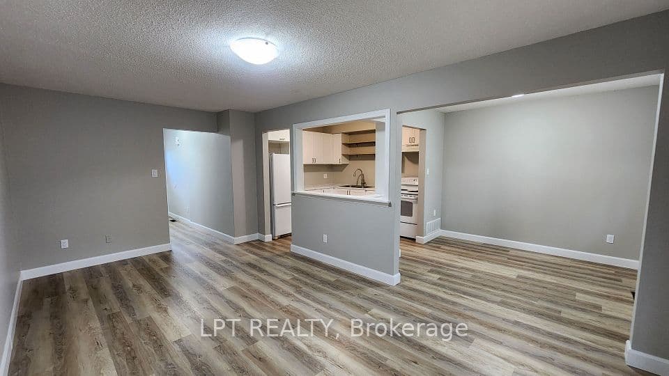38 Chaucer Crescent, Barrie, ON L4N 4T7 – photo 3
