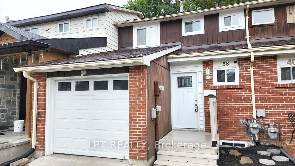 38 Chaucer Crescent, Barrie, ON L4N 4T7 – main photo