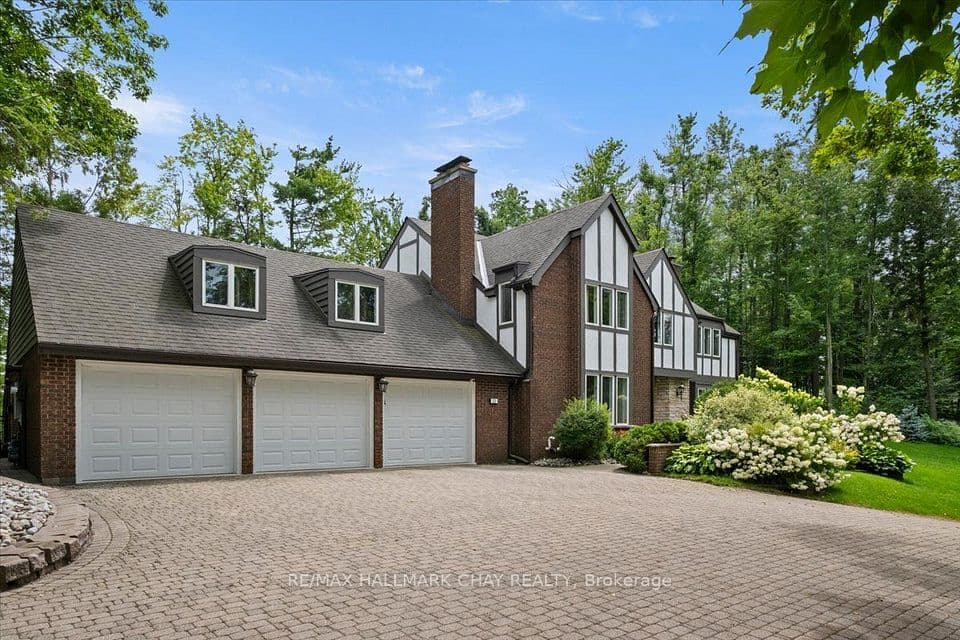 11 Park Trail, Springwater, ON L9X 0L3 – main photo