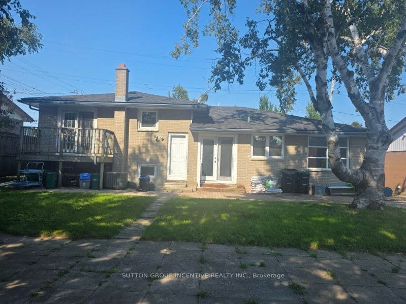 83 Glenwood Drive, Barrie, ON L4N 1R5 – main photo