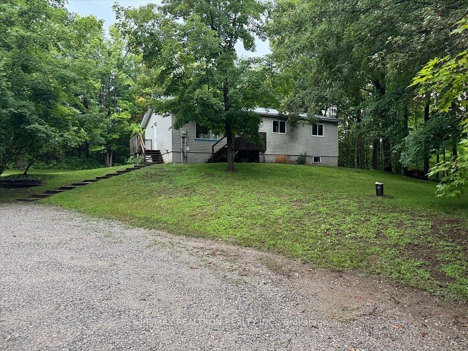5840 Lowanda Lane, Ramara, ON L0K 1W0 – main photo