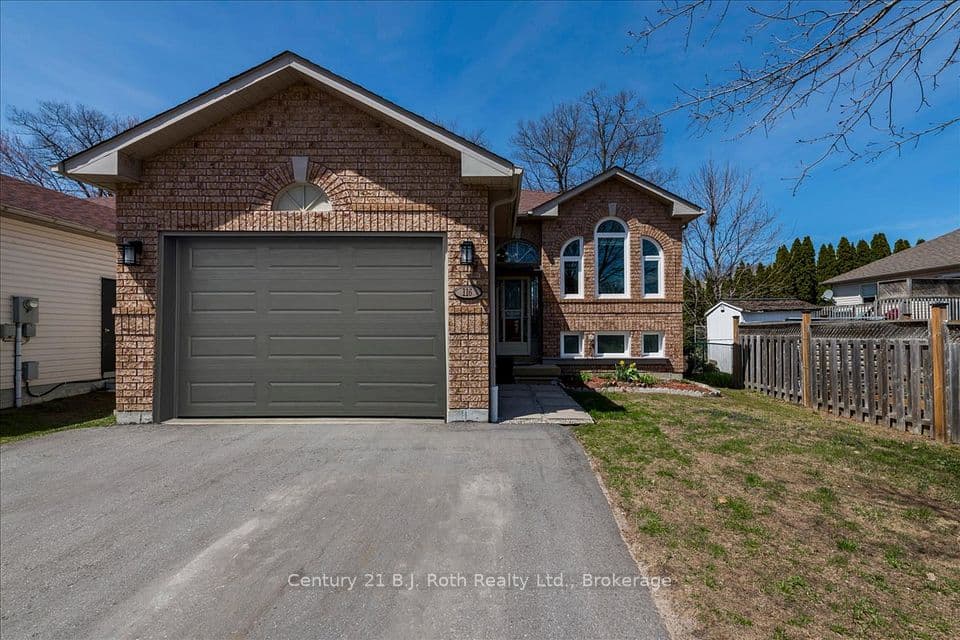 116 Dyer Drive, Wasaga Beach, ON L9Z 1E5 – main photo