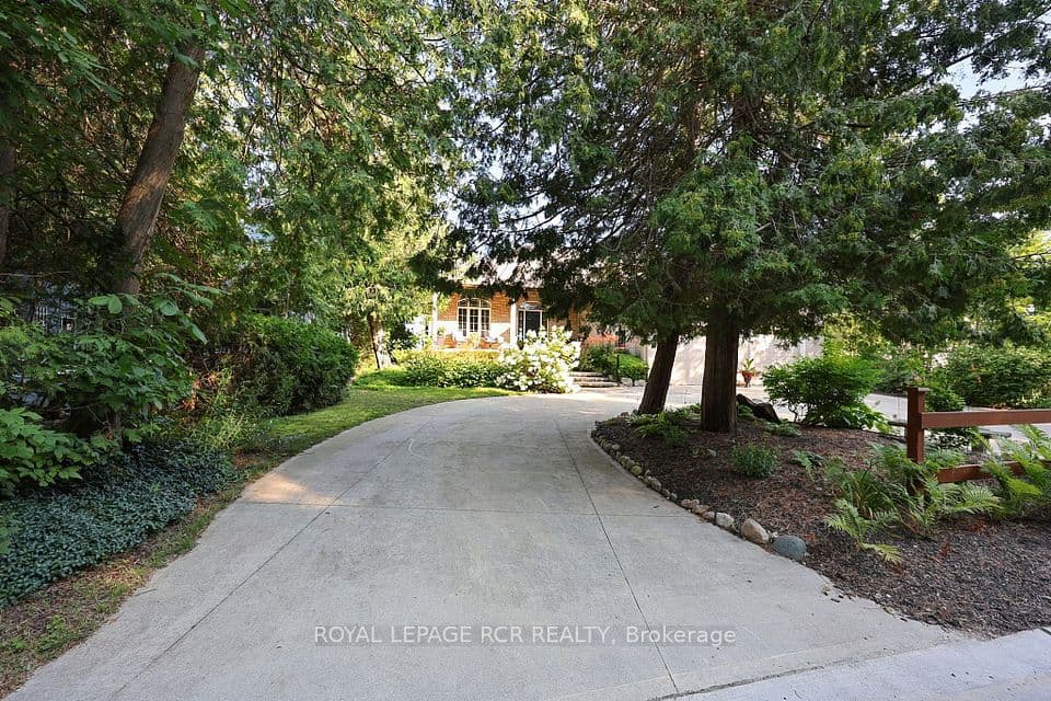 1068 Shore Lane, Wasaga Beach, ON L9Z 2A1 – photo 2