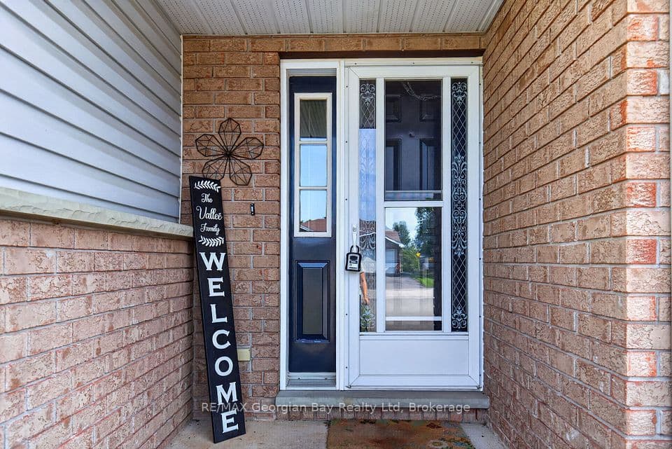 3 Copeland Street, Penetanguishene, ON L9M 1K3 – photo 2