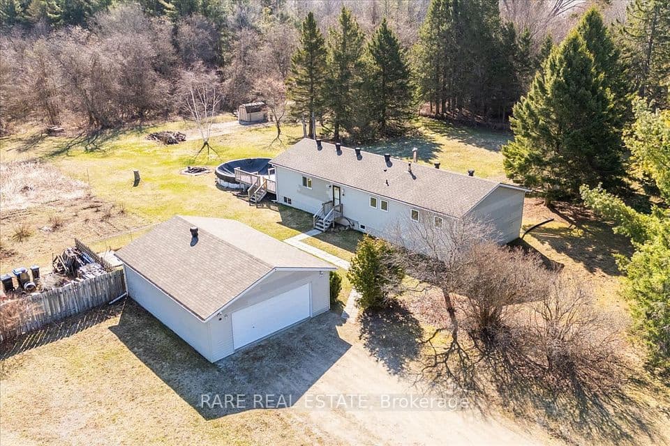 3679 McCarthy Drive, Clearview, ON L0M 1N0 – main photo