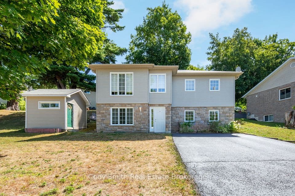 21 CHURCH Street, Penetanguishene, ON L9M 1A9 – photo 3