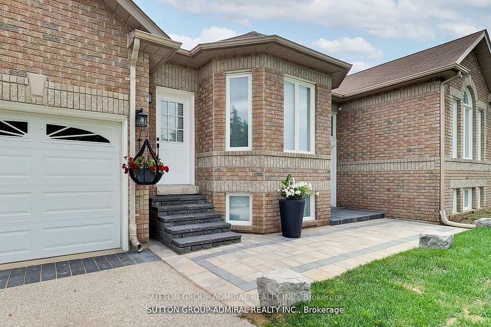 11 Club Court, Wasaga Beach, ON L9Z 1J8 – photo 3