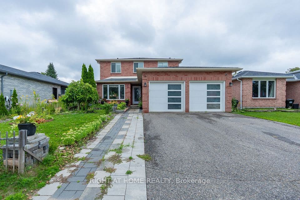19 Cardinal Street, Barrie, ON L4M 6C8 – main photo