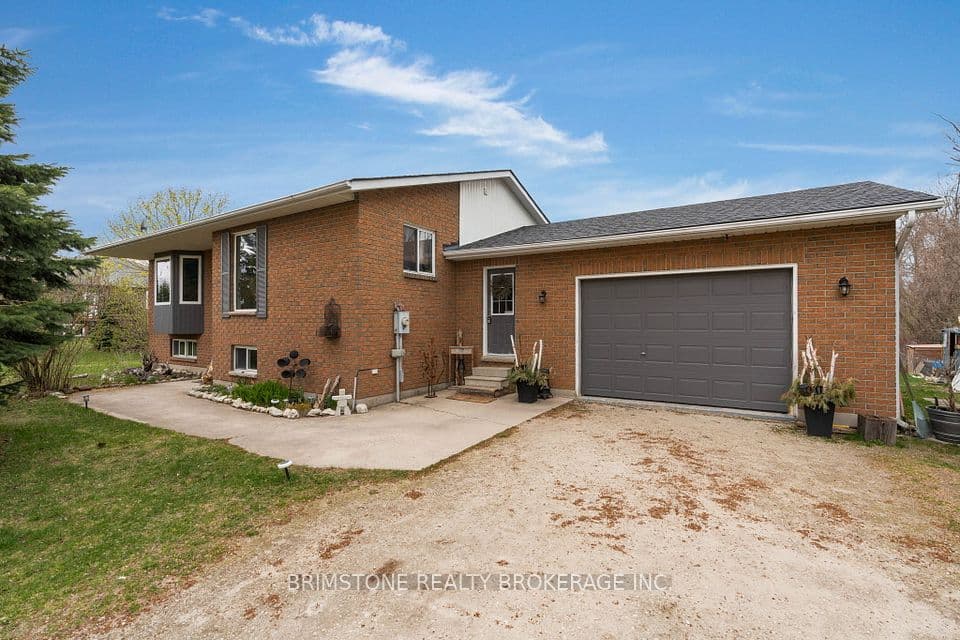 220 Morgan Road, Wasaga Beach, ON L9Z 1N4 – main photo
