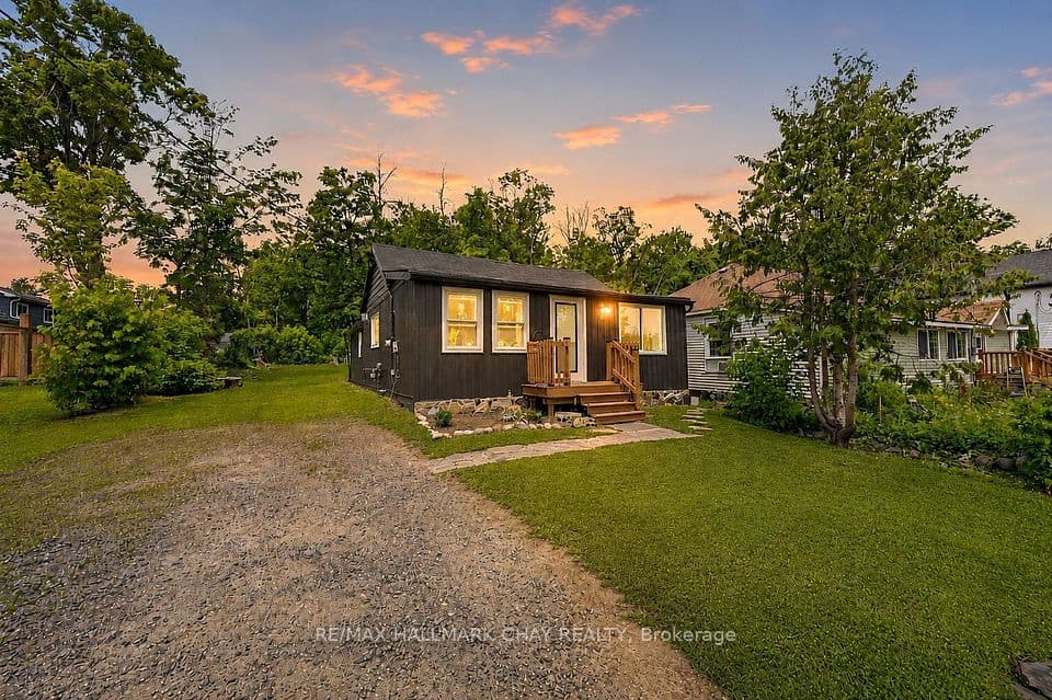 8 Myrtle Avenue, Oro-Medonte, ON L0L 1T0 – main photo
