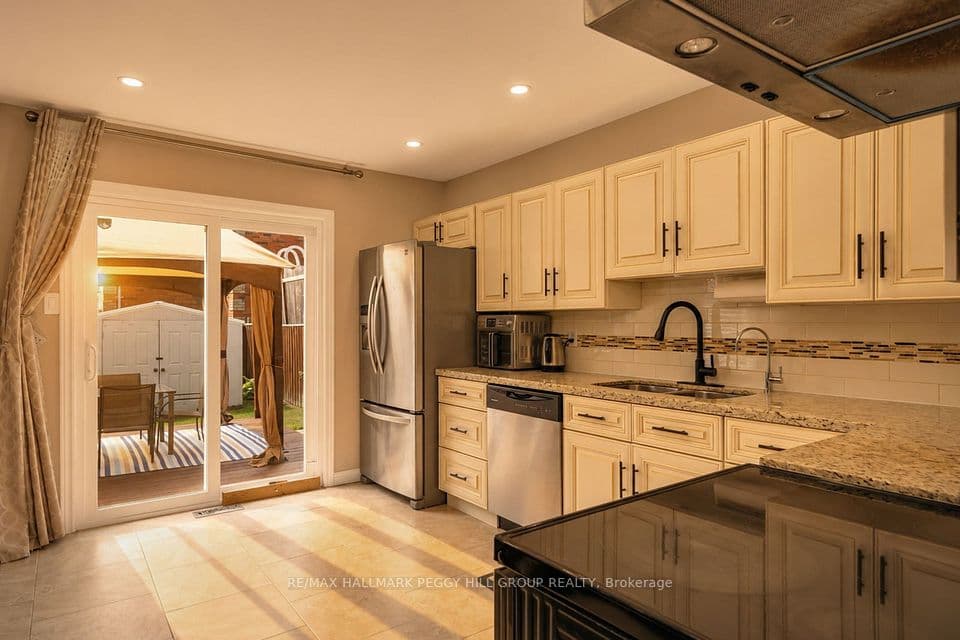 35 Victorway Drive, Barrie, ON L4N 9L3 – photo 3