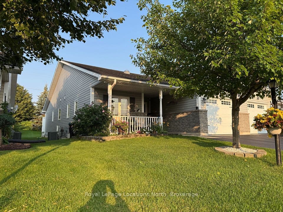 54 New York Avenue, Wasaga Beach, ON L9Z 3A8 – photo 2