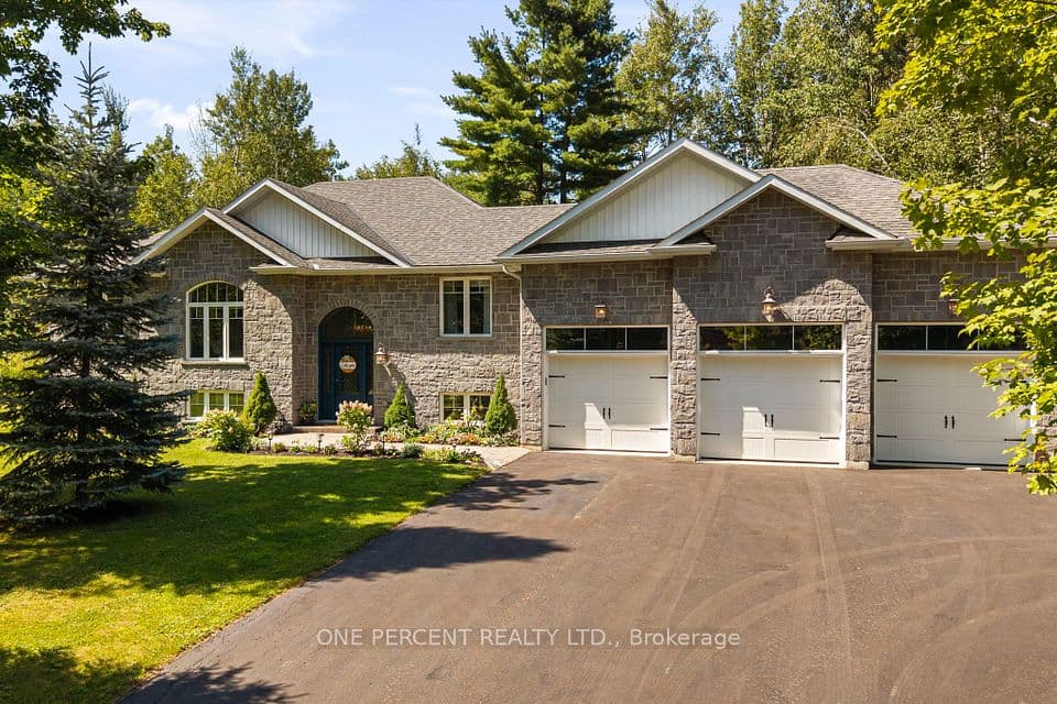 1370 Rimkey Crescent, Severn, ON L3V 0E9 – main photo