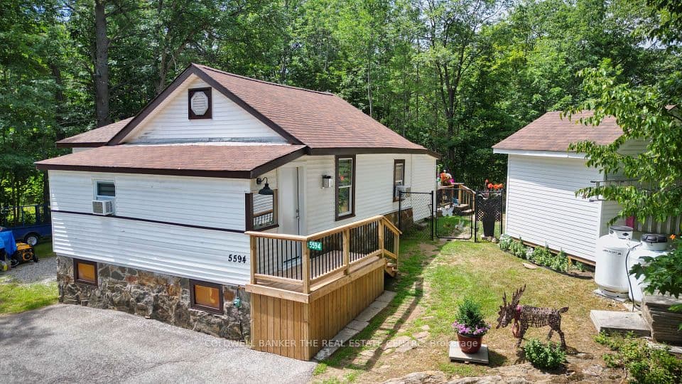 5594 Upper Big Chute Road, Severn, ON L0K 1E0 – main photo
