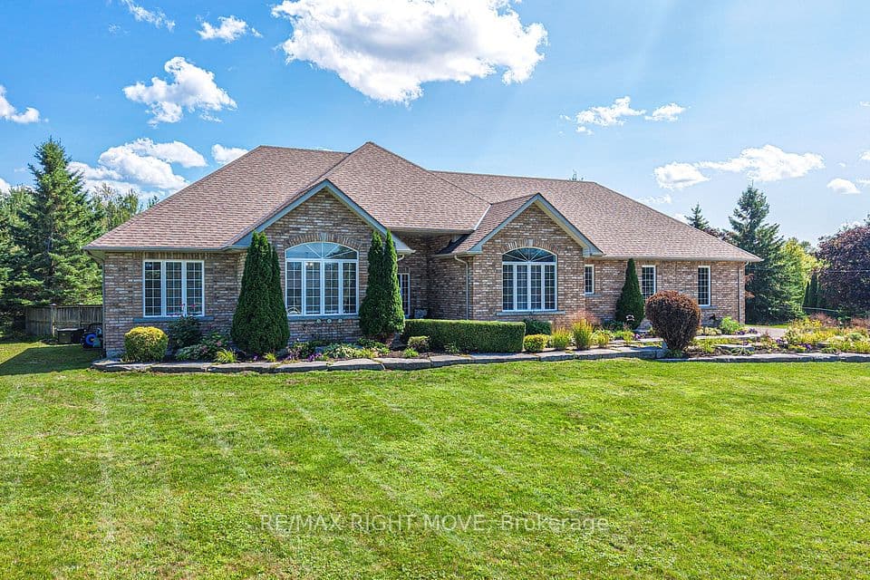 1043 Hurlwood Lane, Severn, ON L3V 6H4 – photo 2
