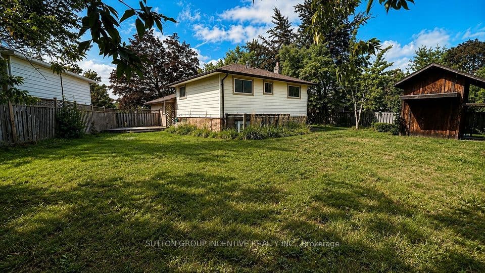 35 Davies Crescent, Barrie, ON L4M 2M4 – photo 3