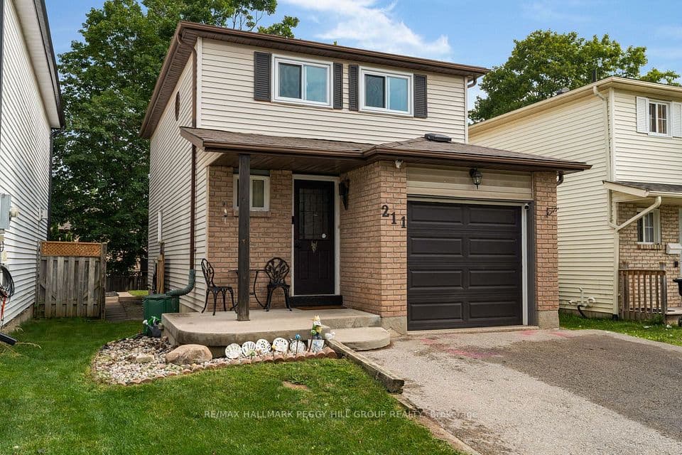 211 Hickling Trail, Barrie, ON L4M 5W6 – main photo