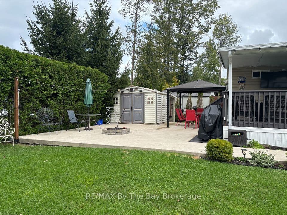 8 Kenora Trail, Wasaga Beach, ON L9Z 1X7 – photo 2
