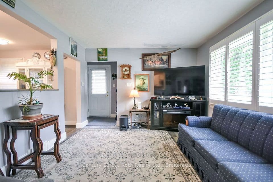 976 Yonge Street, Midland, ON L4R 2E7 – photo 3