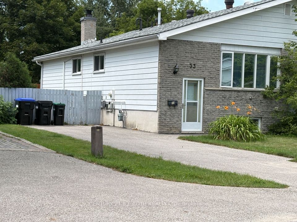 33 Beaumaur Drive, Penetanguishene, ON L9M 1V7 – main photo