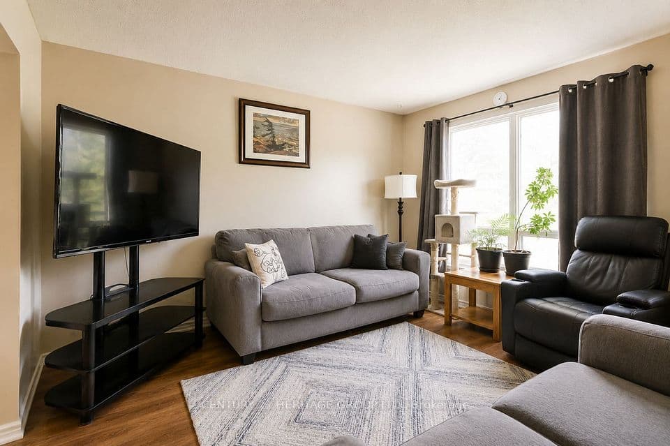 85 Chaucer Crescent, Barrie, ON L4N 4T8 – photo 3